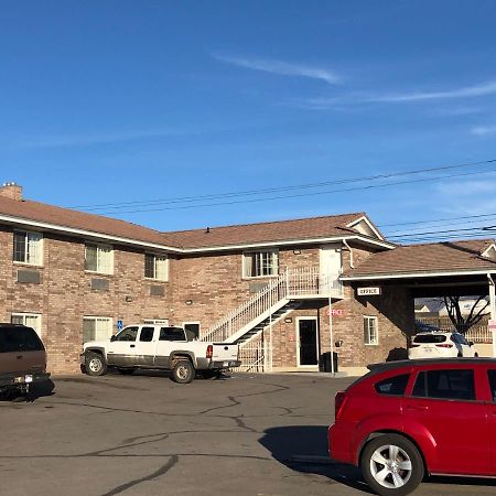 Clearfield Ameri-Stay Inn & Suites מראה חיצוני תמונה